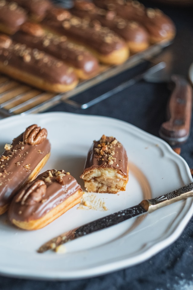 chocolate Eclair